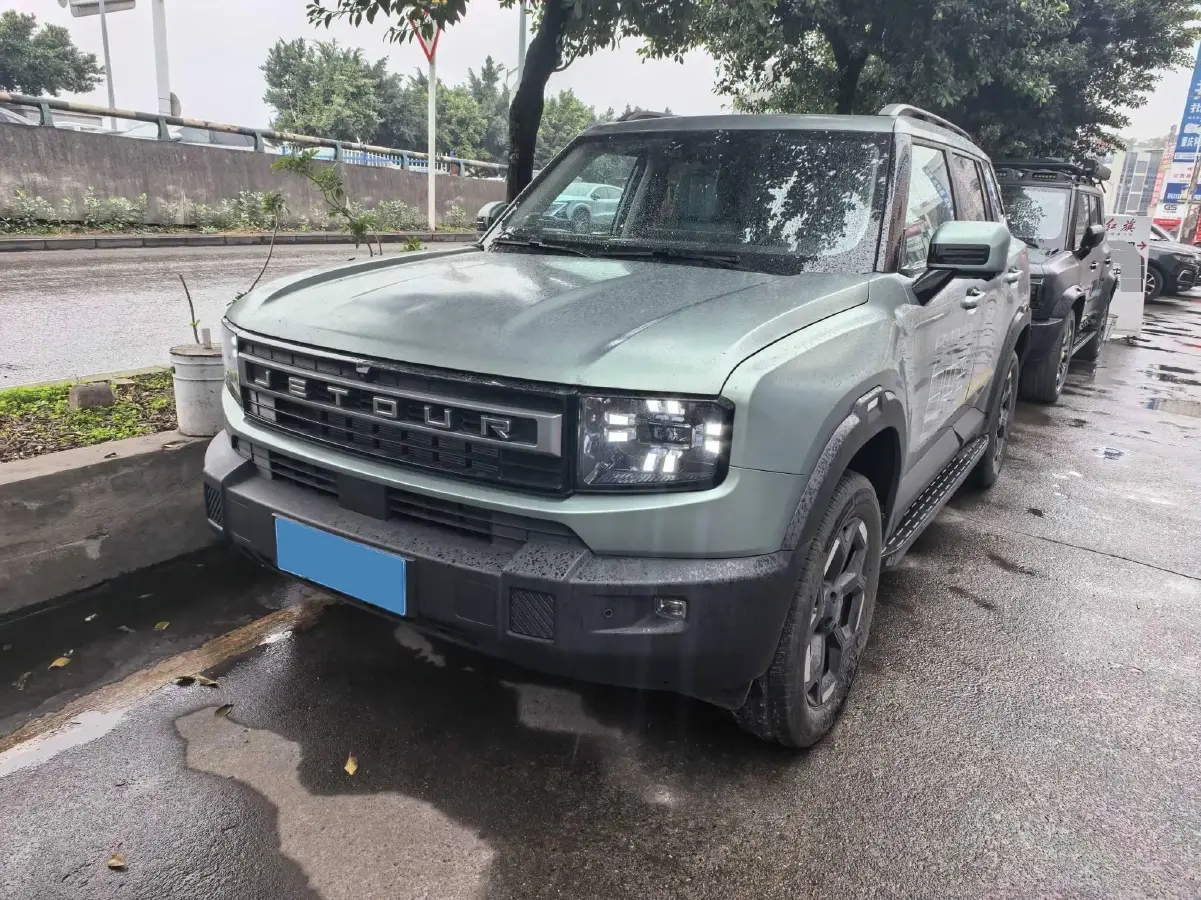 2025 Jetour Traveller 2.0T 254HP L4 7DCT