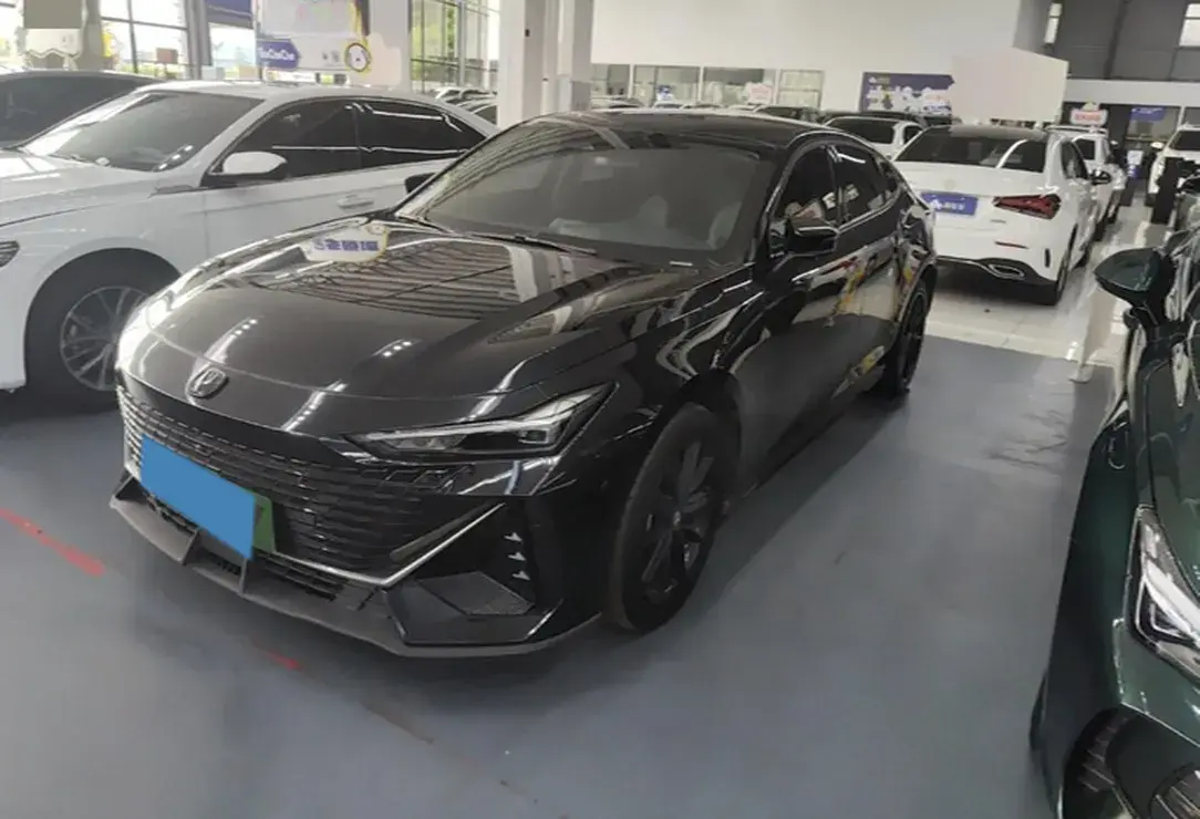 2023 ChangAn UNI-V iDD 1.5T 170HP L4 6TCT PHEV 18.4KWH