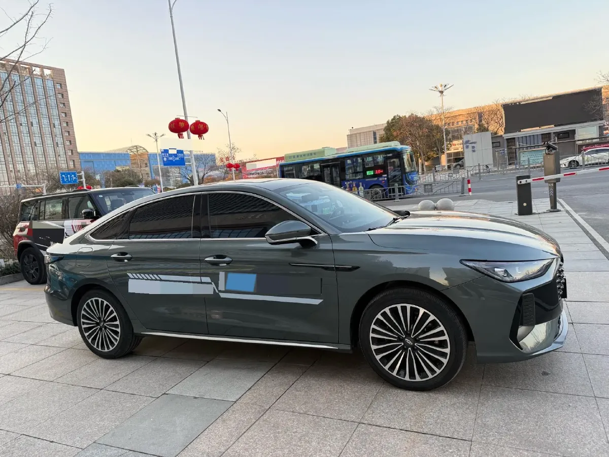 2025 Fulwin FulwinA8L 1.5T 156HP L4 1DHT PHEV 18.67KWH,autocango,china used car exporter,china ev exporter,chinese used car exporter,chinese used ev exporter