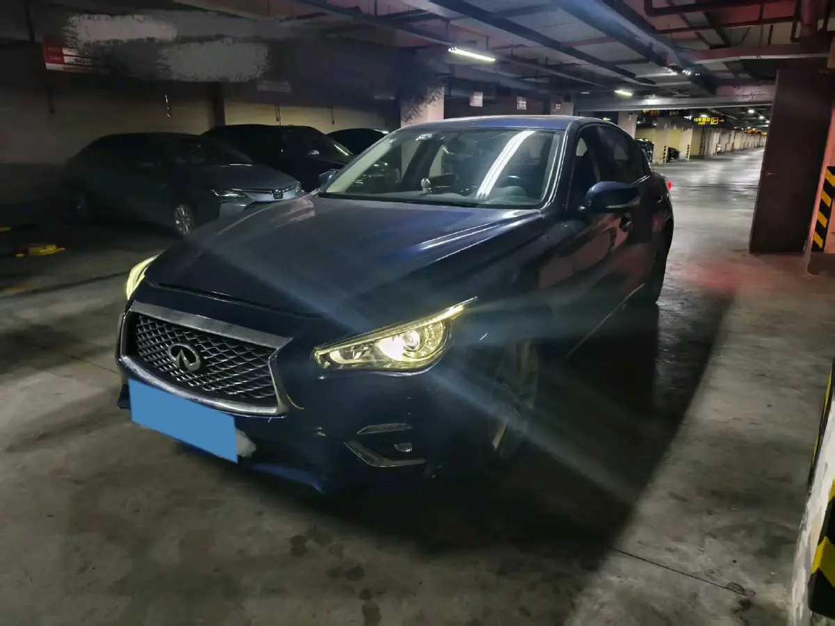 2021 Infiniti Q50L 2.0T 211HP L4 7AT