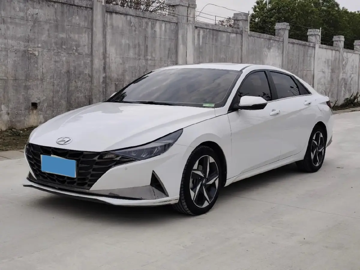 2022 Hyundai Elantra 1.5L 115HP L4 CVT