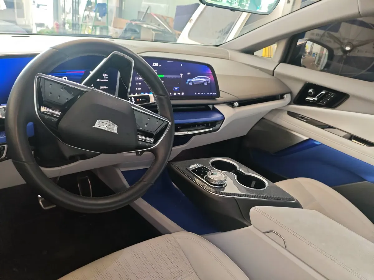 2024 Cadillac OPTIQ BEV 68.4KWH,autocango,china used car exporter,china ev exporter,chinese used car exporter,chinese used ev exporter