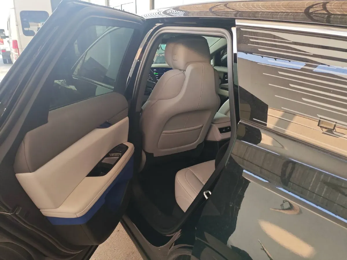 2024 Cadillac OPTIQ BEV 68.4KWH,autocango,china used car exporter,china ev exporter,chinese used car exporter,chinese used ev exporter