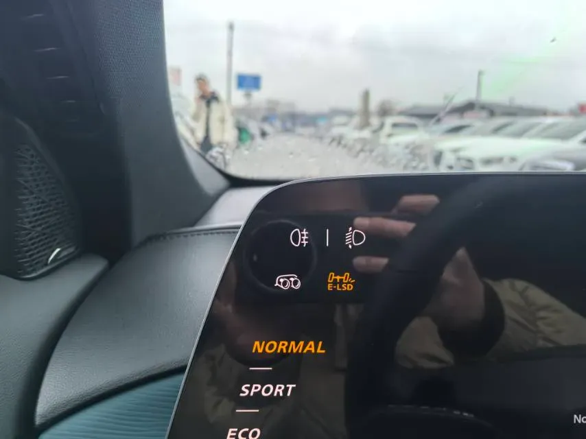 2023 MG 7 2.0T 261HP L4 9AT,autocango,china used car exporter,china ev exporter,chinese used car exporter,chinese used ev exporter