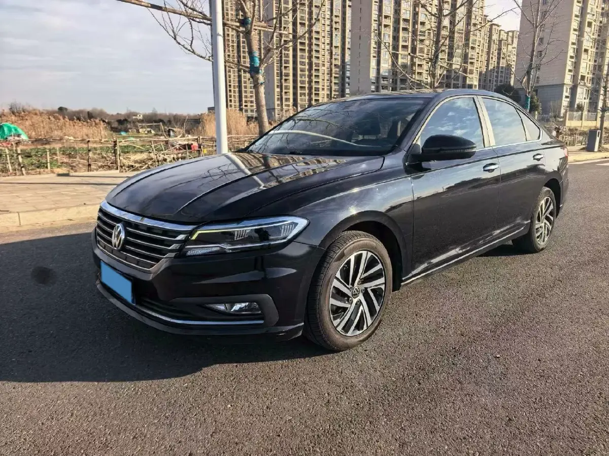 2022 Volkswagen Sagitar 1.2T 116HP L4 7DCT