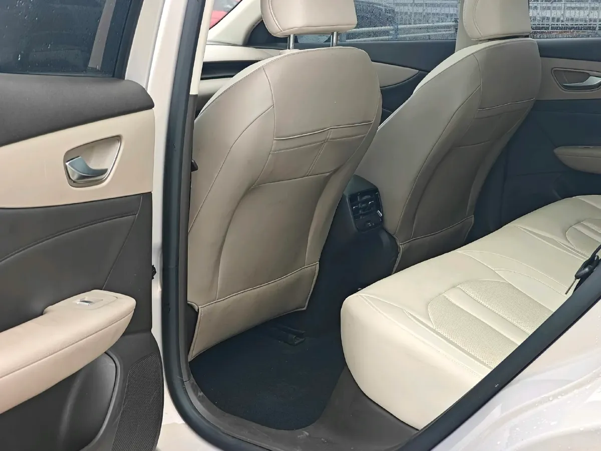 2025 MG MG ES5 BEV 62.2KWH,autocango,china used car exporter,china ev exporter,chinese used car exporter,chinese used ev exporter