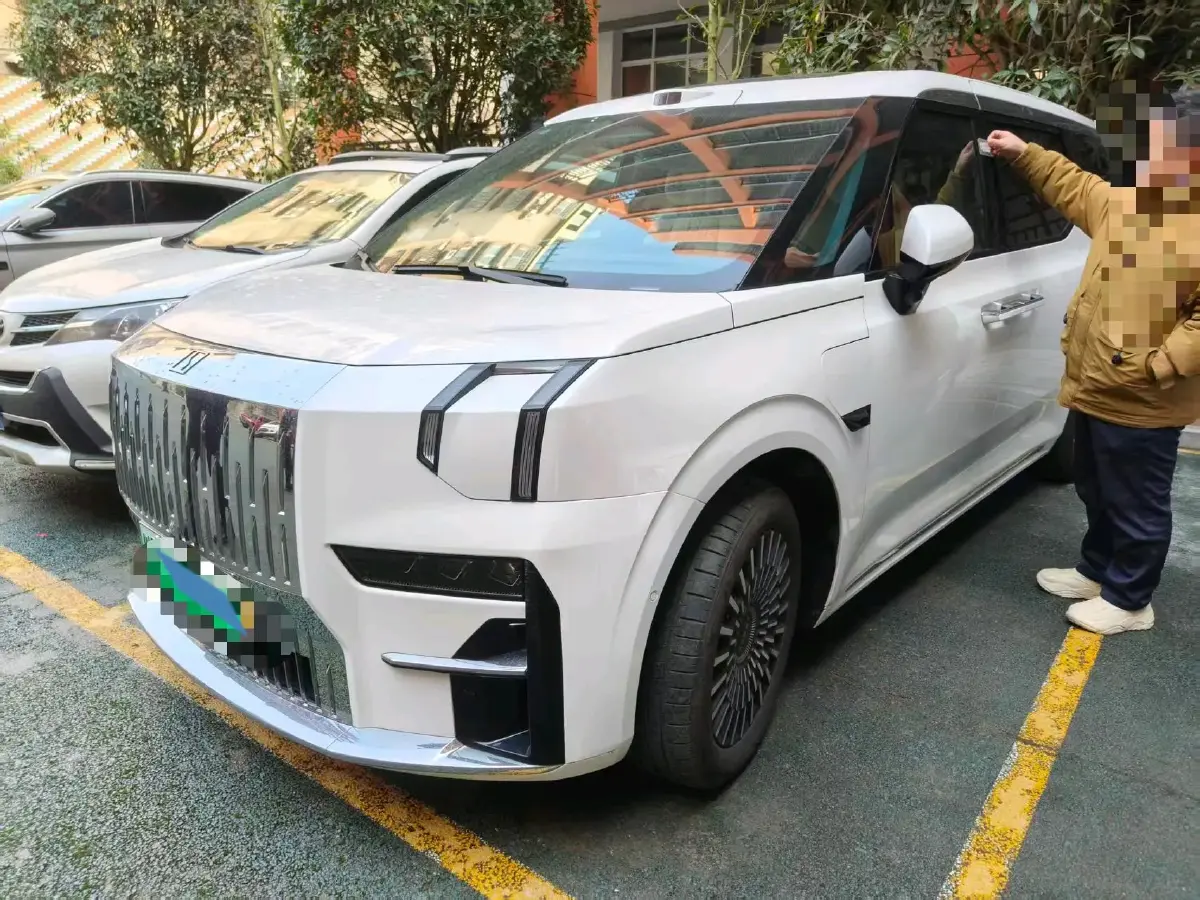 2024 Zeekr 009 BEV 108KWH