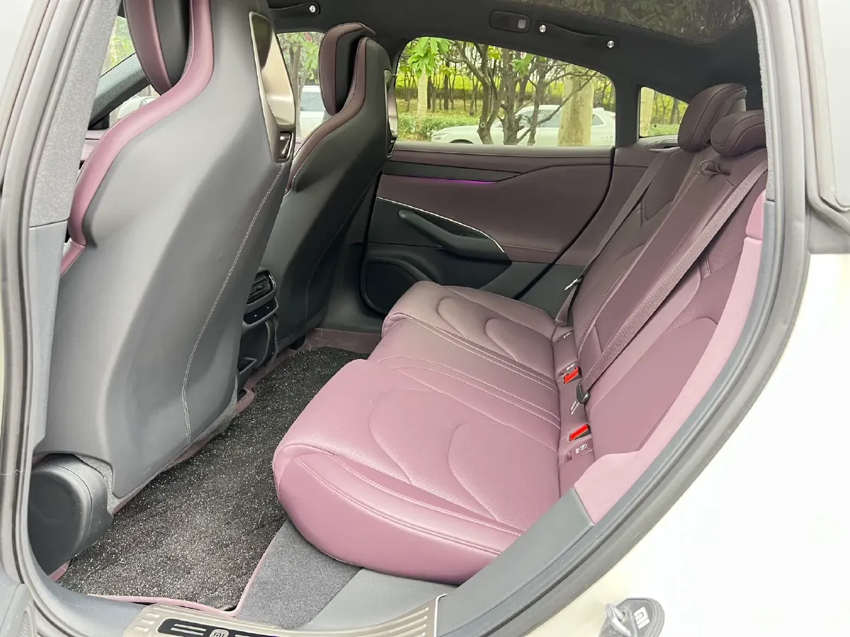 2024 MI SU7 BEV 73.6KWH,autocango,china used car exporter,china ev exporter,chinese used car exporter,chinese used ev exporter