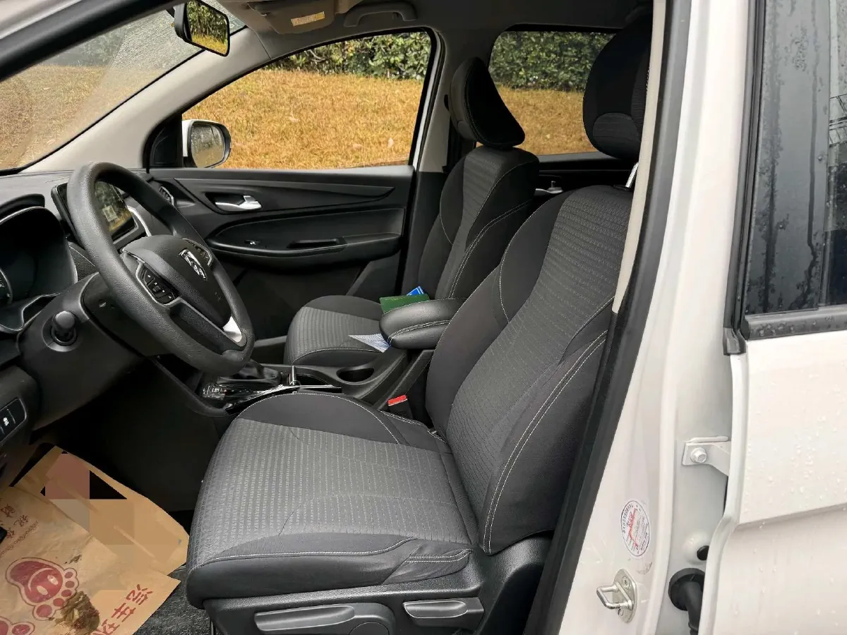 2019 BaoJun 730 1.5T 147HP L4 CVT,autocango,china used car exporter,china ev exporter,chinese used car exporter,chinese used ev exporter