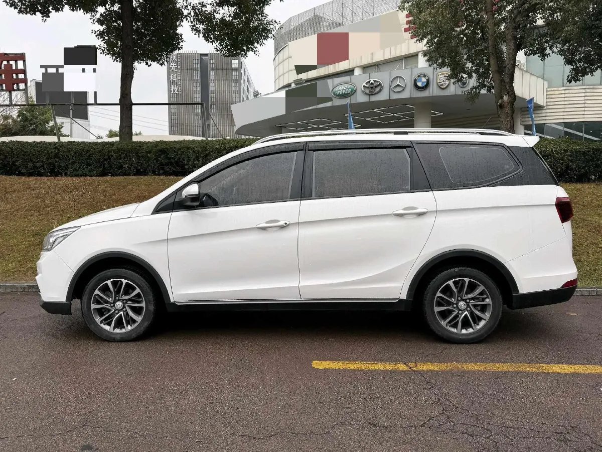 2019 BaoJun 730 1.5T 147HP L4 CVT,autocango,china used car exporter,china ev exporter,chinese used car exporter,chinese used ev exporter