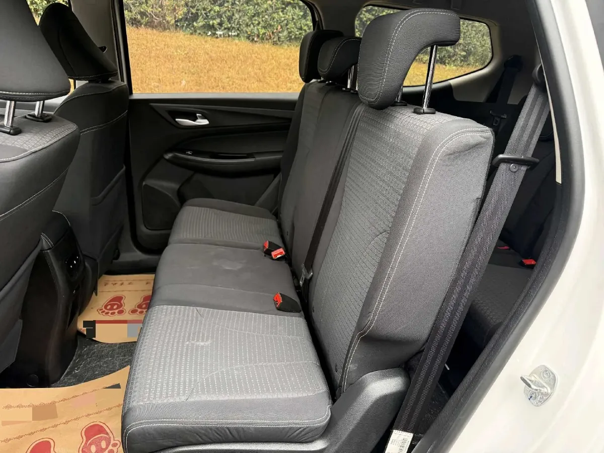 2019 BaoJun 730 1.5T 147HP L4 CVT,autocango,china used car exporter,china ev exporter,chinese used car exporter,chinese used ev exporter