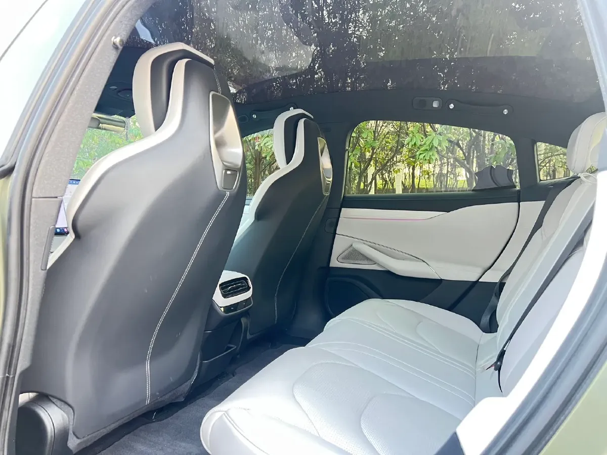 2024 MI SU7 BEV 73.6KWH,autocango,china used car exporter,china ev exporter,chinese used car exporter,chinese used ev exporter