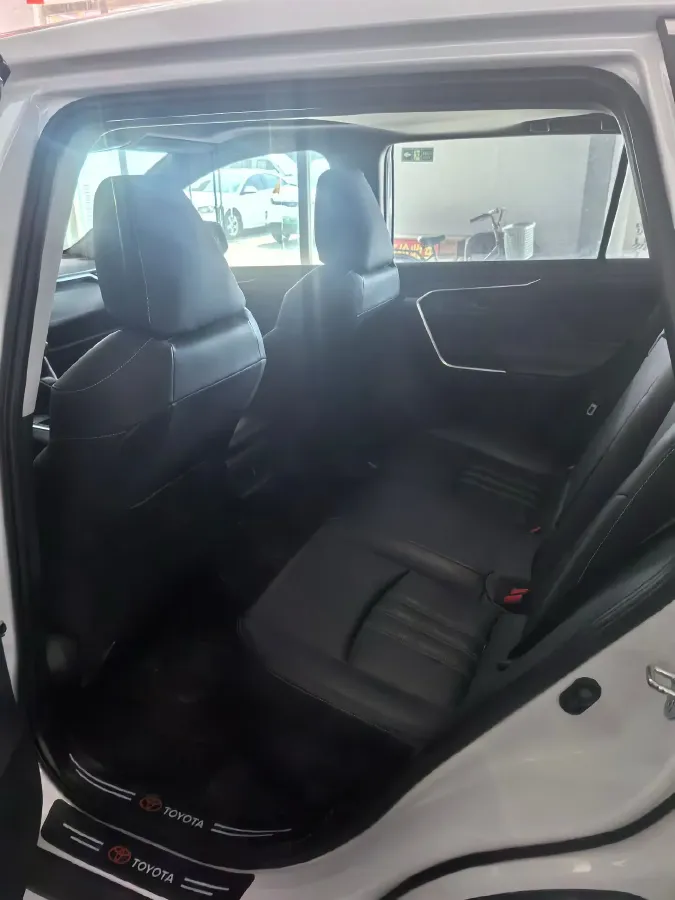 2023 Toyota RAV4 2.5L 178HP L4 E-CVT Hybrid,autocango,china used car exporter,china ev exporter,chinese used car exporter,chinese used ev exporter