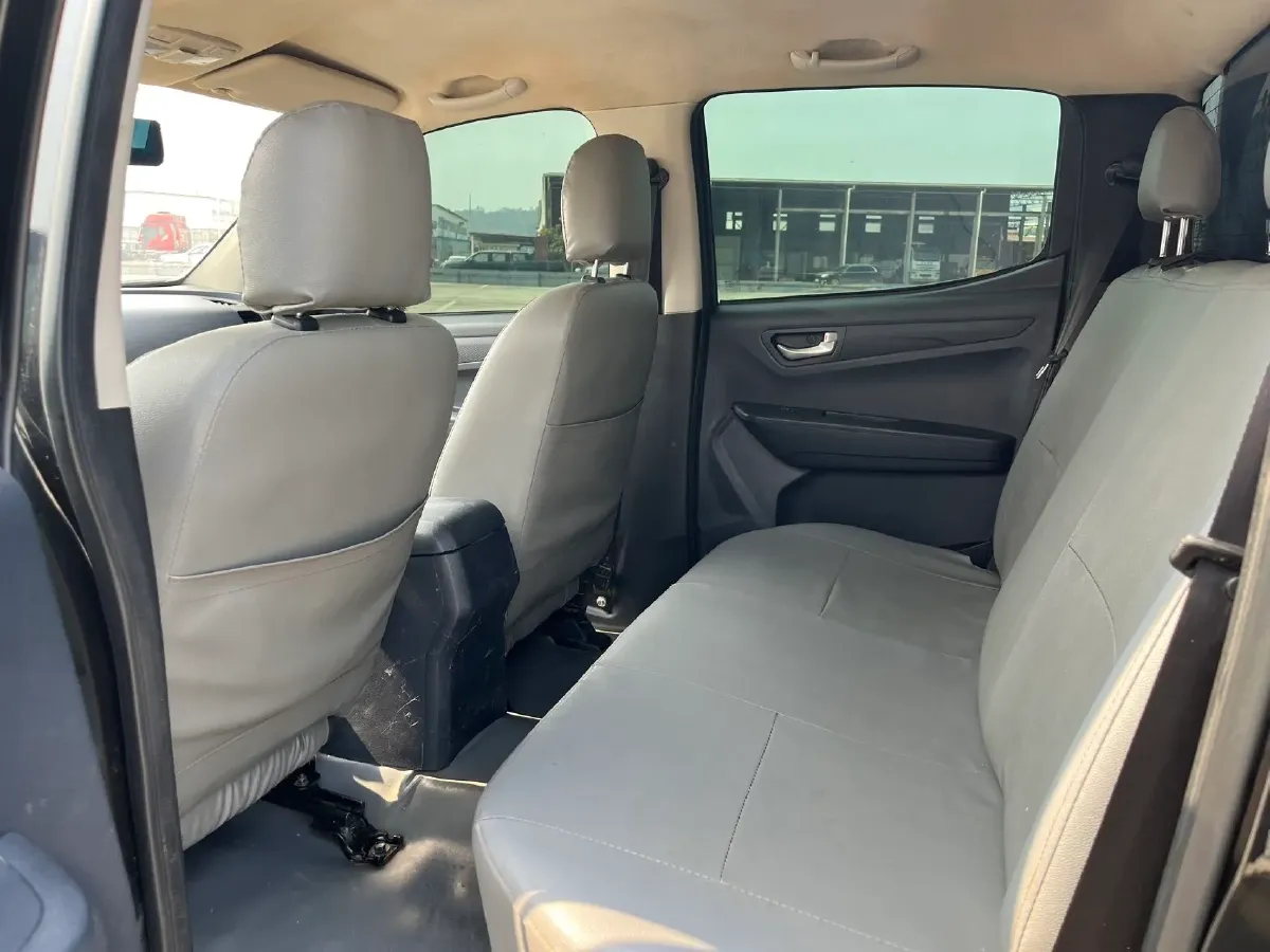 2018 FAW LanJian H6 2.5T 129HP L4 6MT,autocango,china used car exporter,china ev exporter,chinese used car exporter,chinese used ev exporter