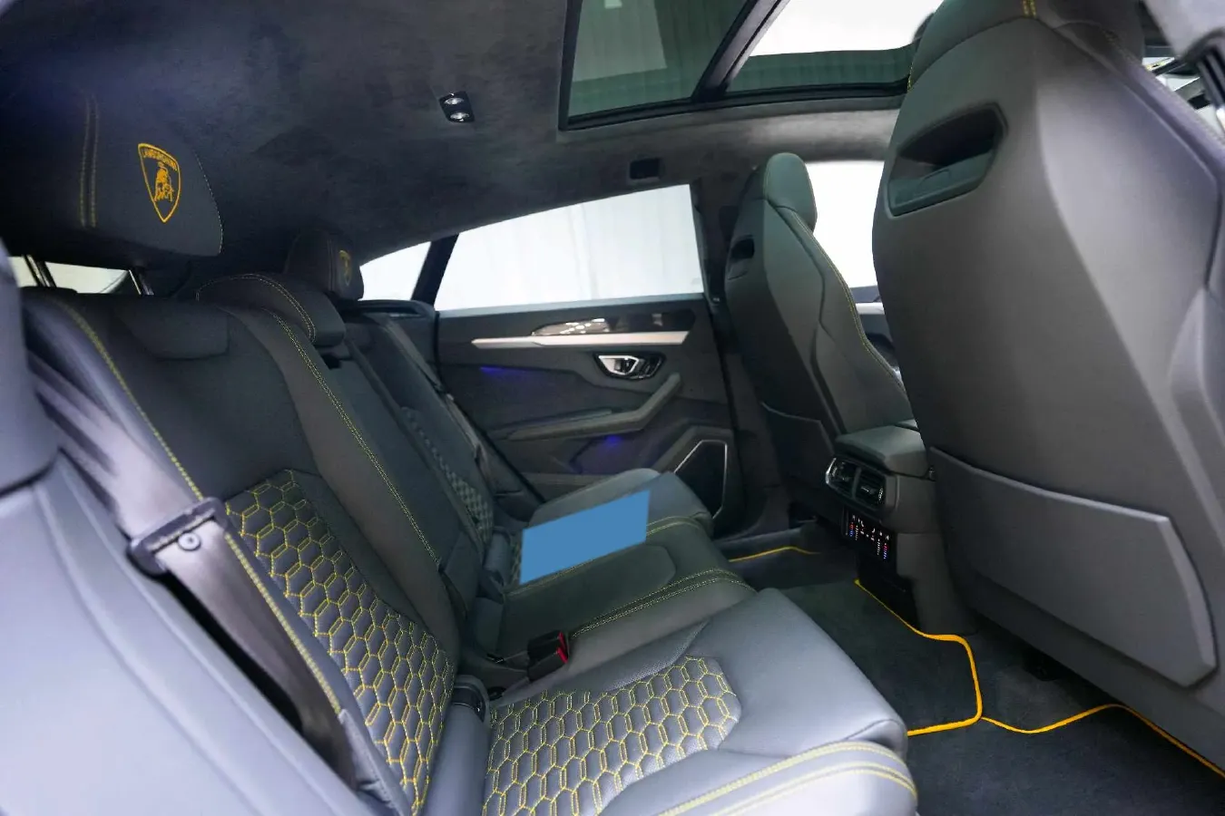 2021 Lamborghini Urus 4.0T 641HP V8 8AT,autocango,china used car exporter,china ev exporter,chinese used car exporter,chinese used ev exporter