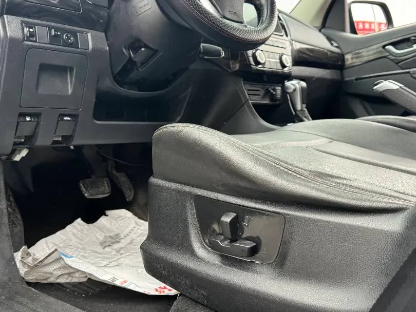 2019 Isuzu LingTuo 2.5T 129HP L4 6AT,autocango,china used car exporter,china ev exporter,chinese used car exporter,chinese used ev exporter