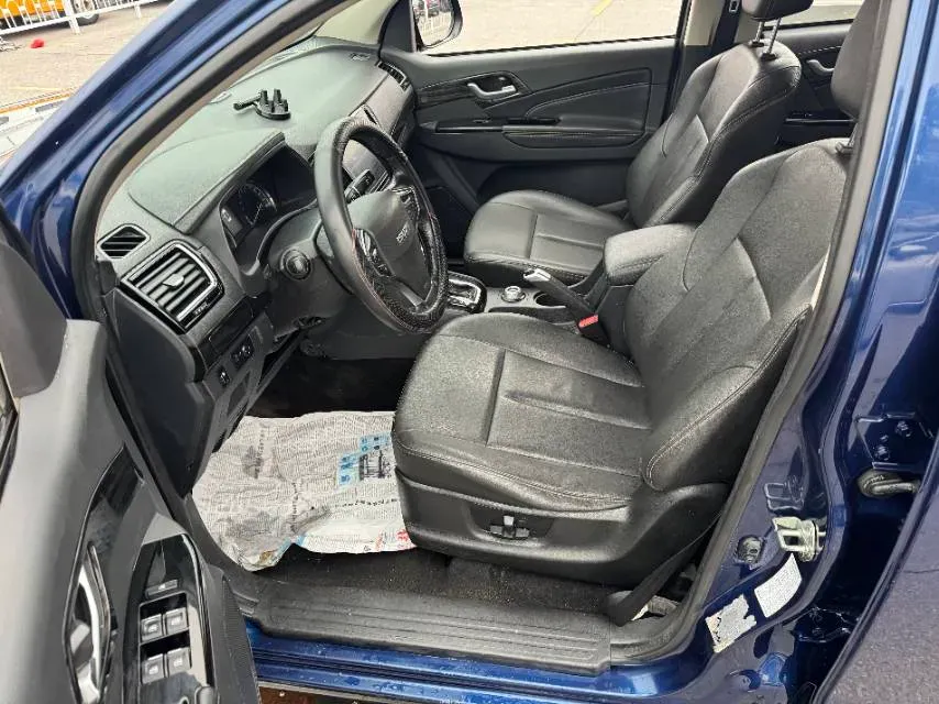 2019 Isuzu LingTuo 2.5T 129HP L4 6AT,autocango,china used car exporter,china ev exporter,chinese used car exporter,chinese used ev exporter