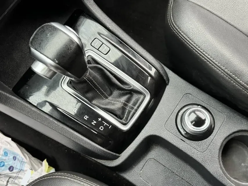 2019 Isuzu LingTuo 2.5T 129HP L4 6AT,autocango,china used car exporter,china ev exporter,chinese used car exporter,chinese used ev exporter