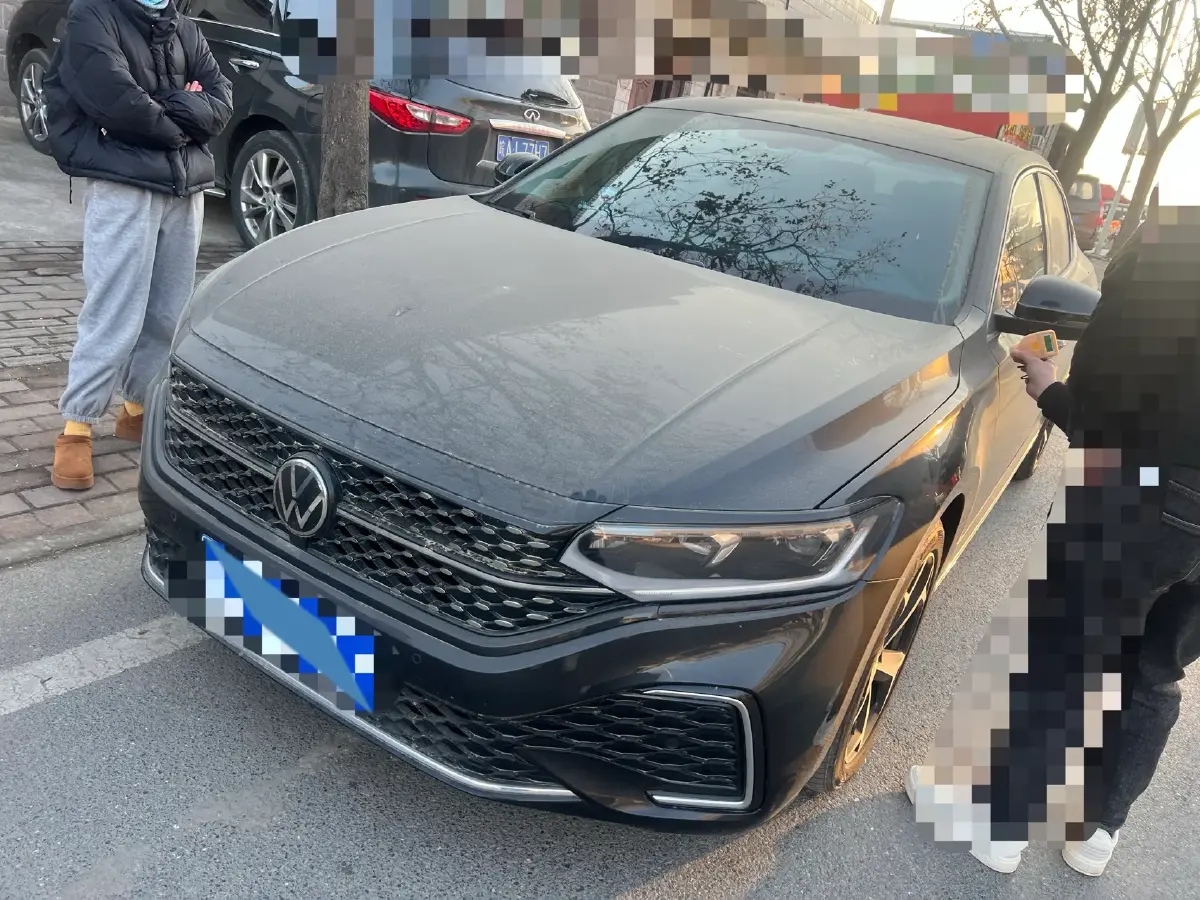 2024 Volkswagen Passat 2.0T 186HP L4 7DCT