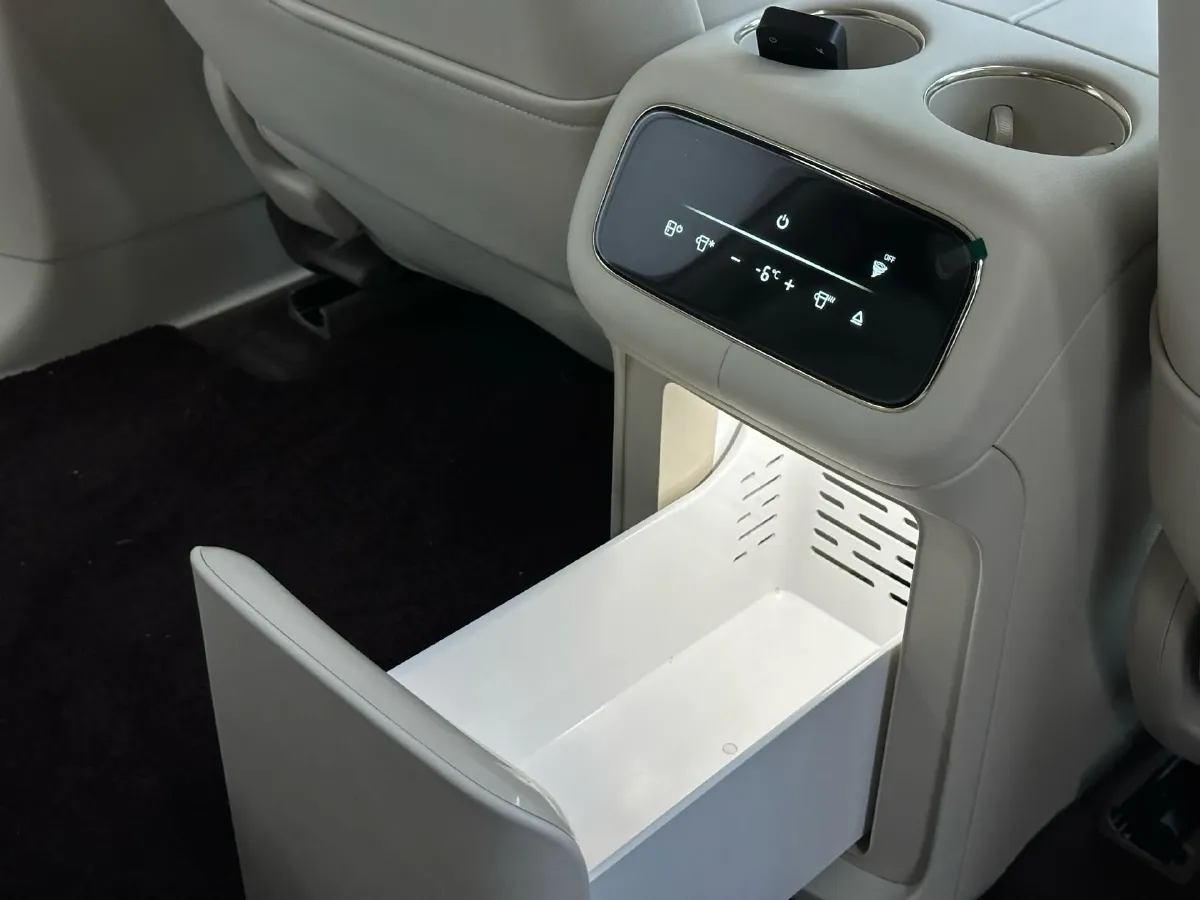 2026 IM LS9 REEV 155HP REEV,autocango,china used car exporter,china ev exporter,chinese used car exporter,chinese used ev exporter