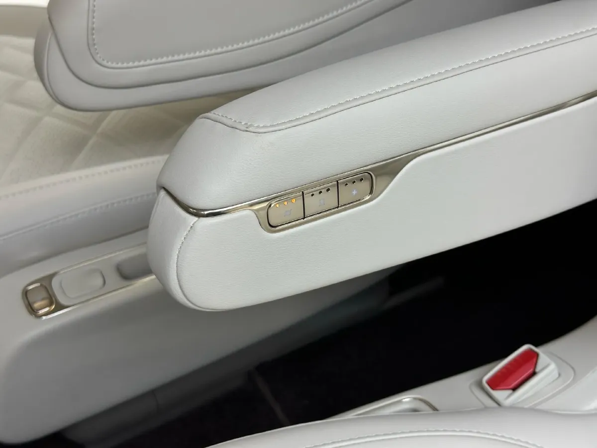 2026 IM LS9 REEV 155HP REEV,autocango,china used car exporter,china ev exporter,chinese used car exporter,chinese used ev exporter