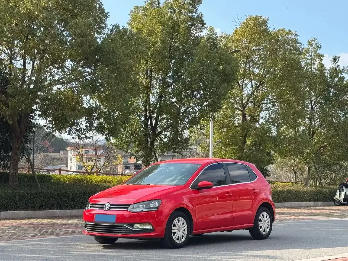 2016 Volkswagen Polo 1.4L 90HP L4 6AT