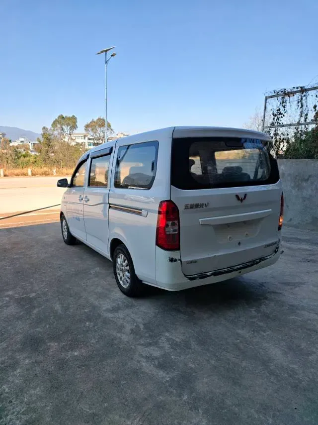 2018 WuLing RongGuang V 1.5L 112HP L4 5MT,autocango,china used car exporter,china ev exporter,chinese used car exporter,chinese used ev exporter