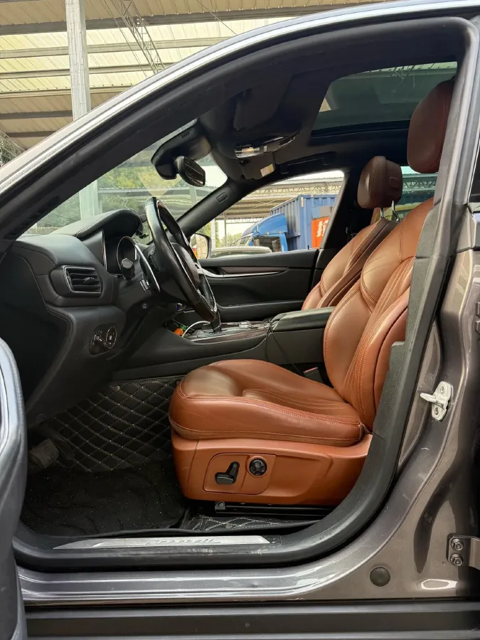 2018 Maserati Levante 3.0T 350HP V6 8AT,autocango,china used car exporter,china ev exporter,chinese used car exporter,chinese used ev exporter