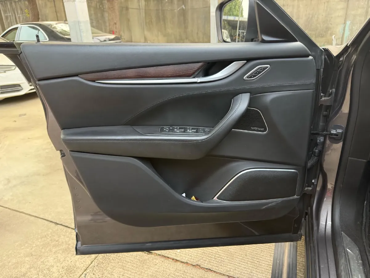 2018 Maserati Levante 3.0T 350HP V6 8AT,autocango,china used car exporter,china ev exporter,chinese used car exporter,chinese used ev exporter