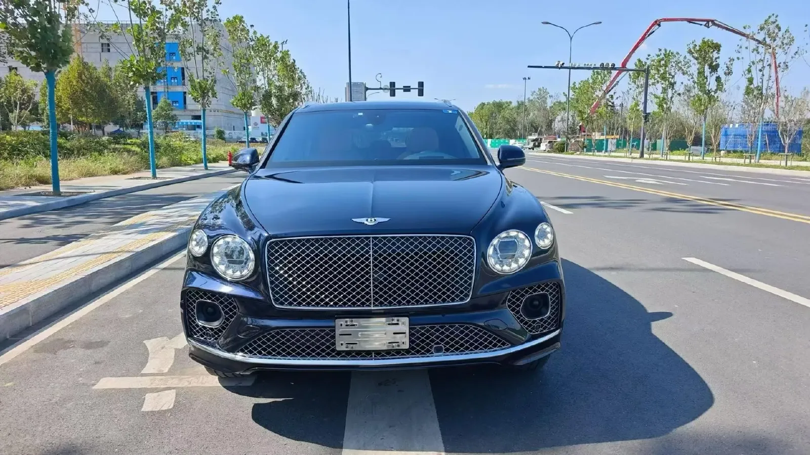 2021 Bentley Bentayga 4.0T 550HP V8 8AT,autocango,china used car exporter,china ev exporter,chinese used car exporter,chinese used ev exporter