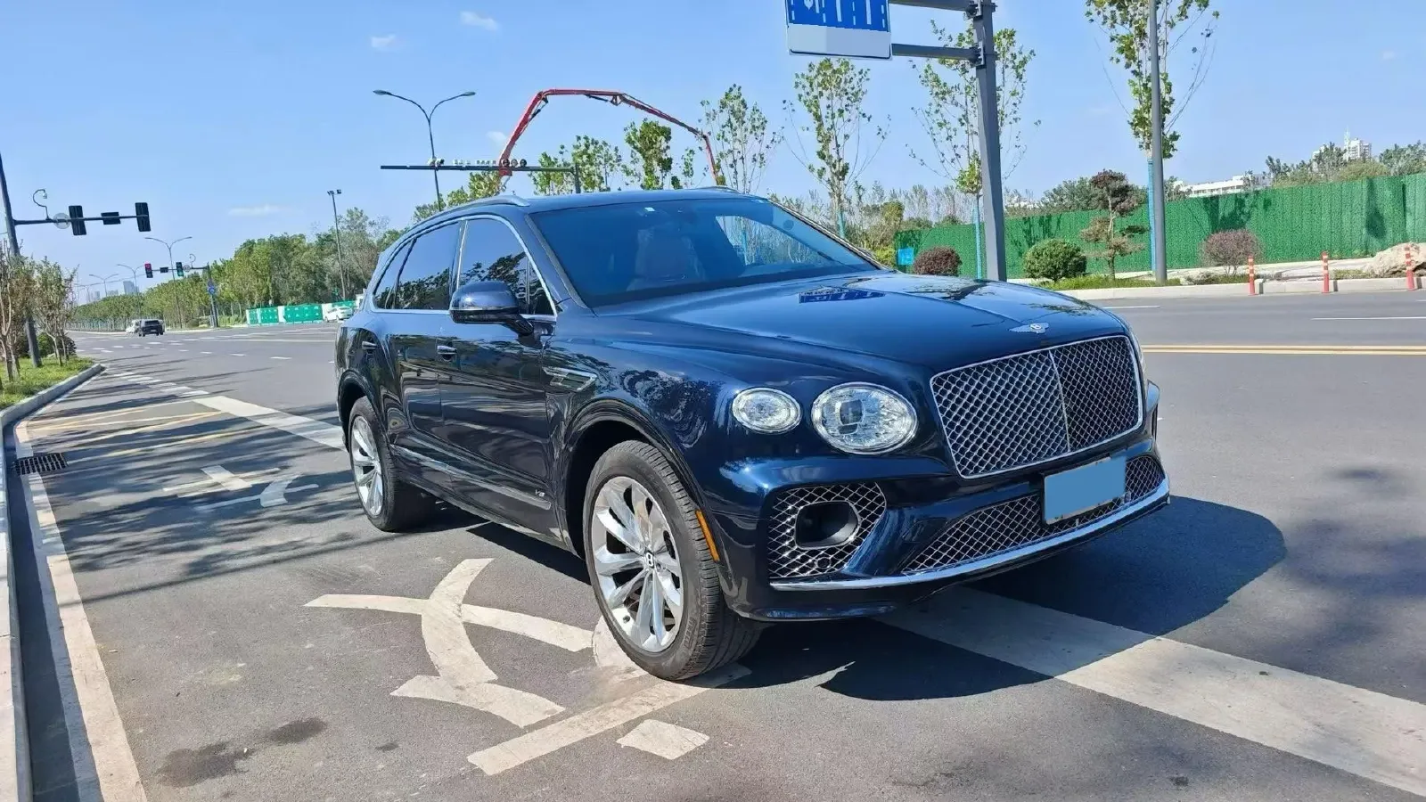 2021 Bentley Bentayga 4.0T 550HP V8 8AT,autocango,china used car exporter,china ev exporter,chinese used car exporter,chinese used ev exporter