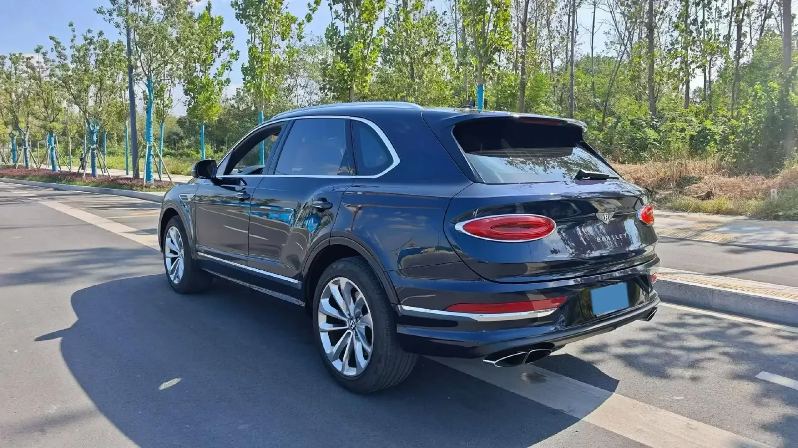2021 Bentley Bentayga 4.0T 550HP V8 8AT,autocango,china used car exporter,china ev exporter,chinese used car exporter,chinese used ev exporter