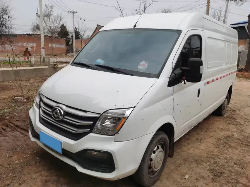 2023 MAXUS XinTu V80 2.0T 127HP L4 6MT