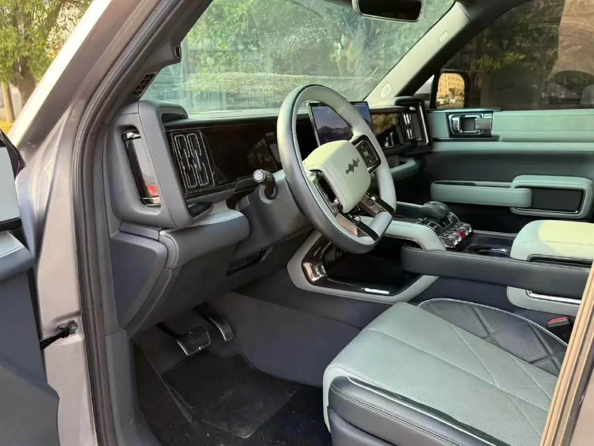 2023 FangChengBao Bao 5 1.5T 194HP L4 E-CVT PHEV 31.8KWH,autocango,china used car exporter,china ev exporter,chinese used car exporter,chinese used ev exporter