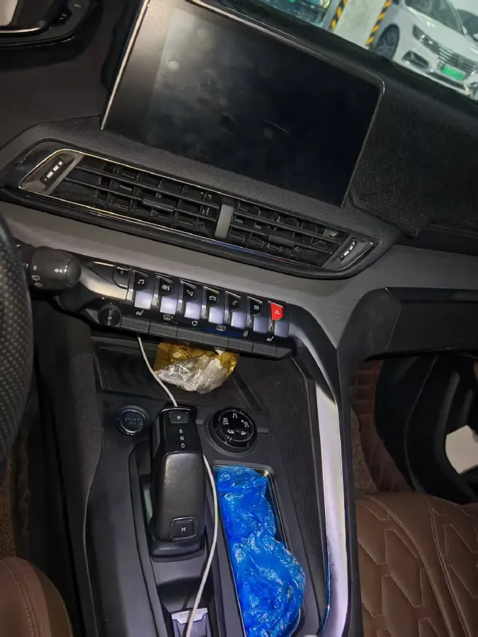 2019 Peugeot 5008 1.8T 204HP L4 6AT,autocango,china used car exporter,china ev exporter,chinese used car exporter,chinese used ev exporter