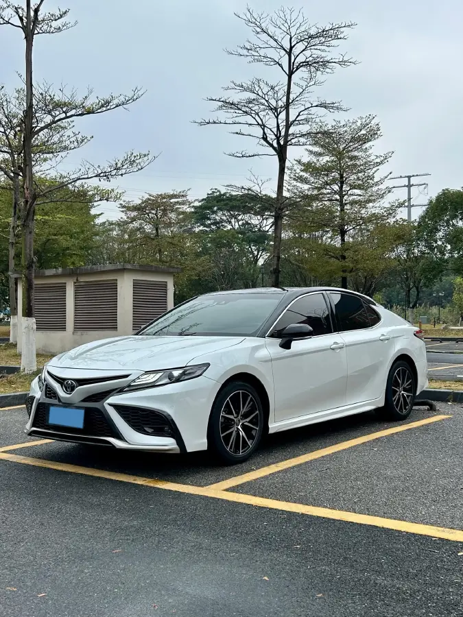 2021 Toyota Camry 2.5L 209HP L4 8AT