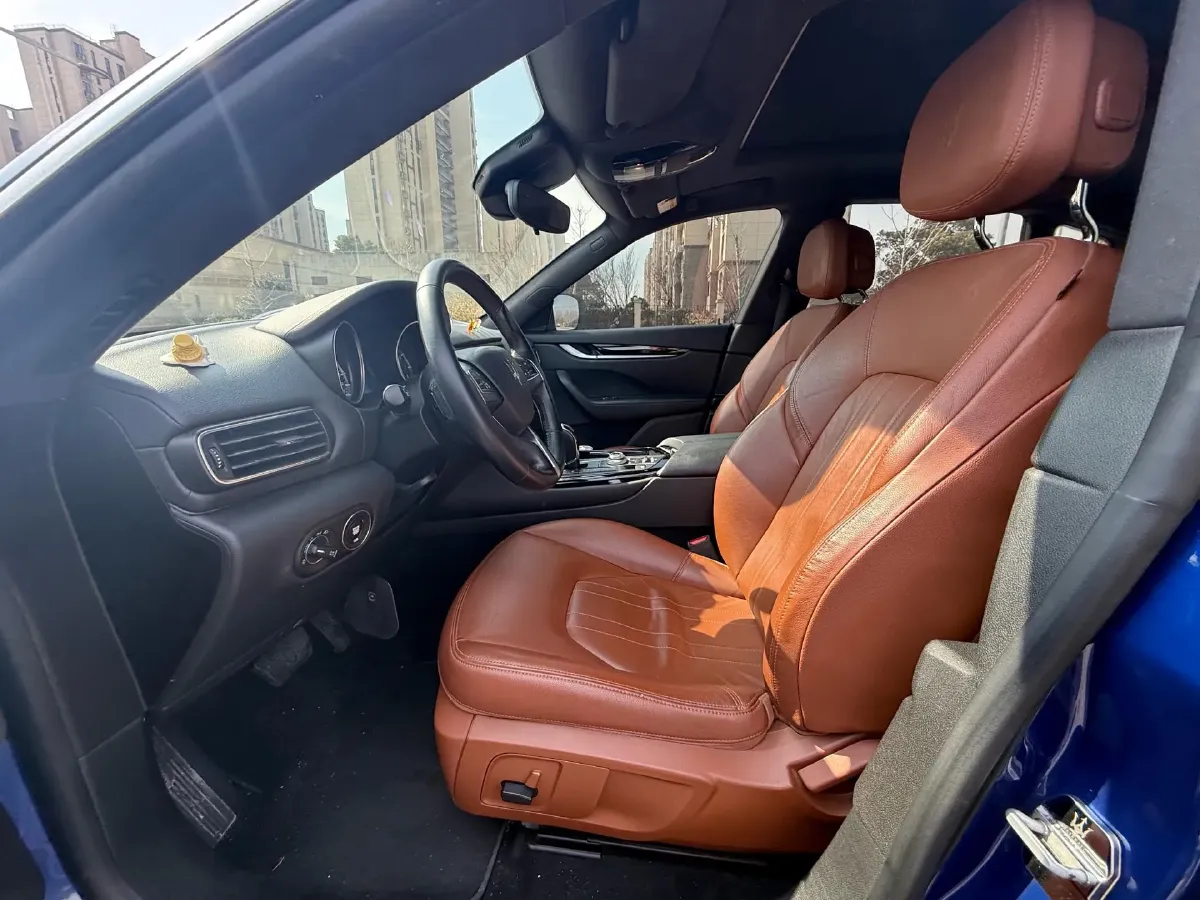 2018 Maserati Levante 3.0T 350HP V6 8AT,autocango,china used car exporter,china ev exporter,chinese used car exporter,chinese used ev exporter