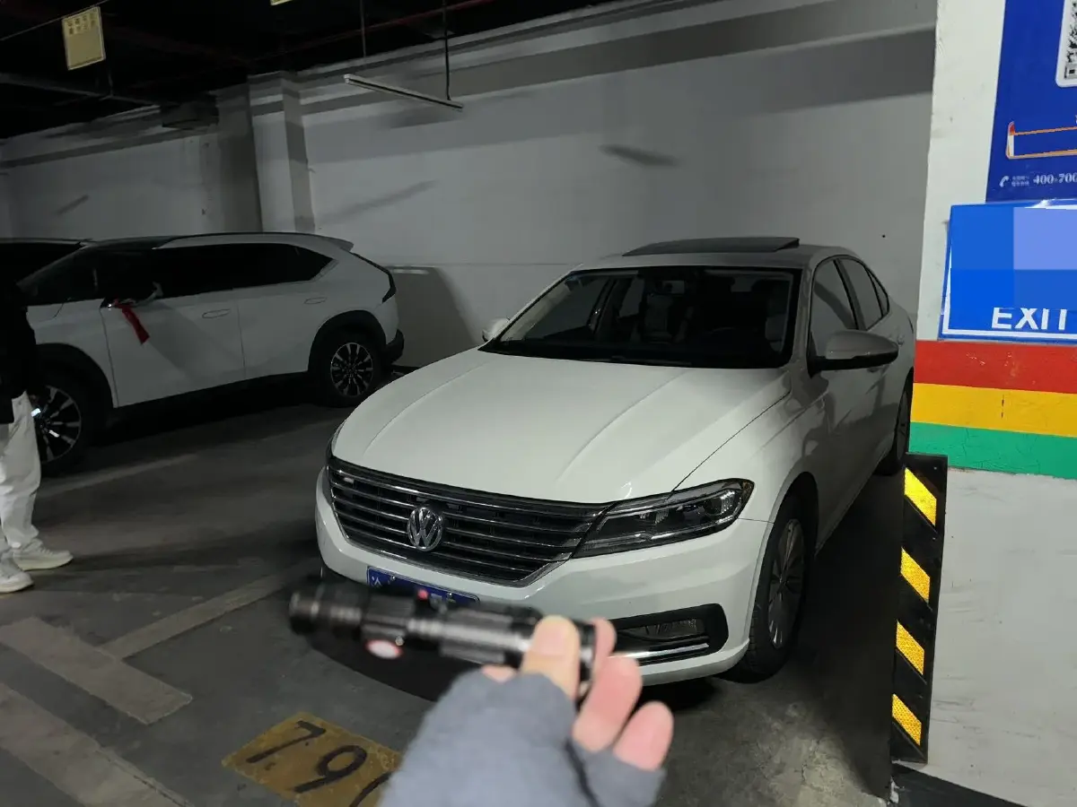 2019 Volkswagen Sagitar 1.2T 116HP L4 7DCT