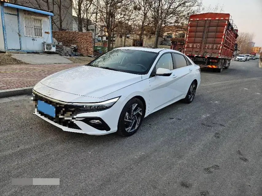 2023 Hyundai Elantra 1.5L 115HP L4 CVT