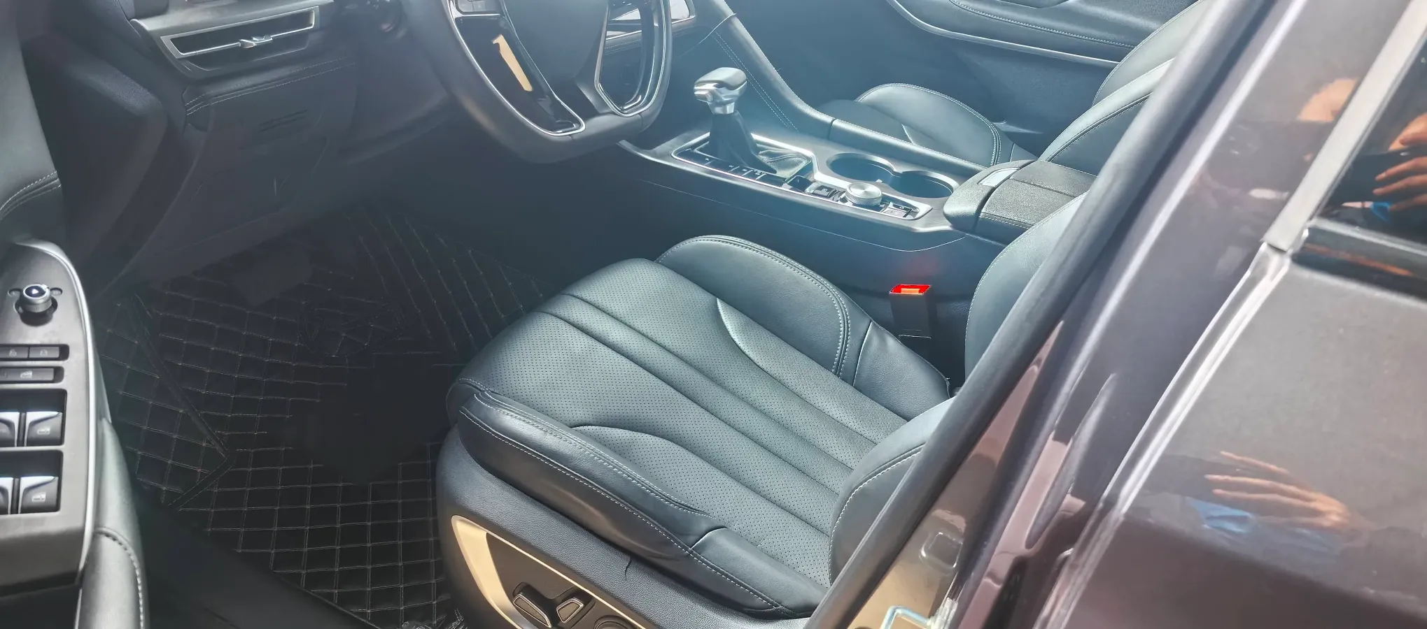 2021 ChangAn CS75 Plus 1.5T 178HP L4 6AT,autocango,china used car exporter,china ev exporter,chinese used car exporter,chinese used ev exporter