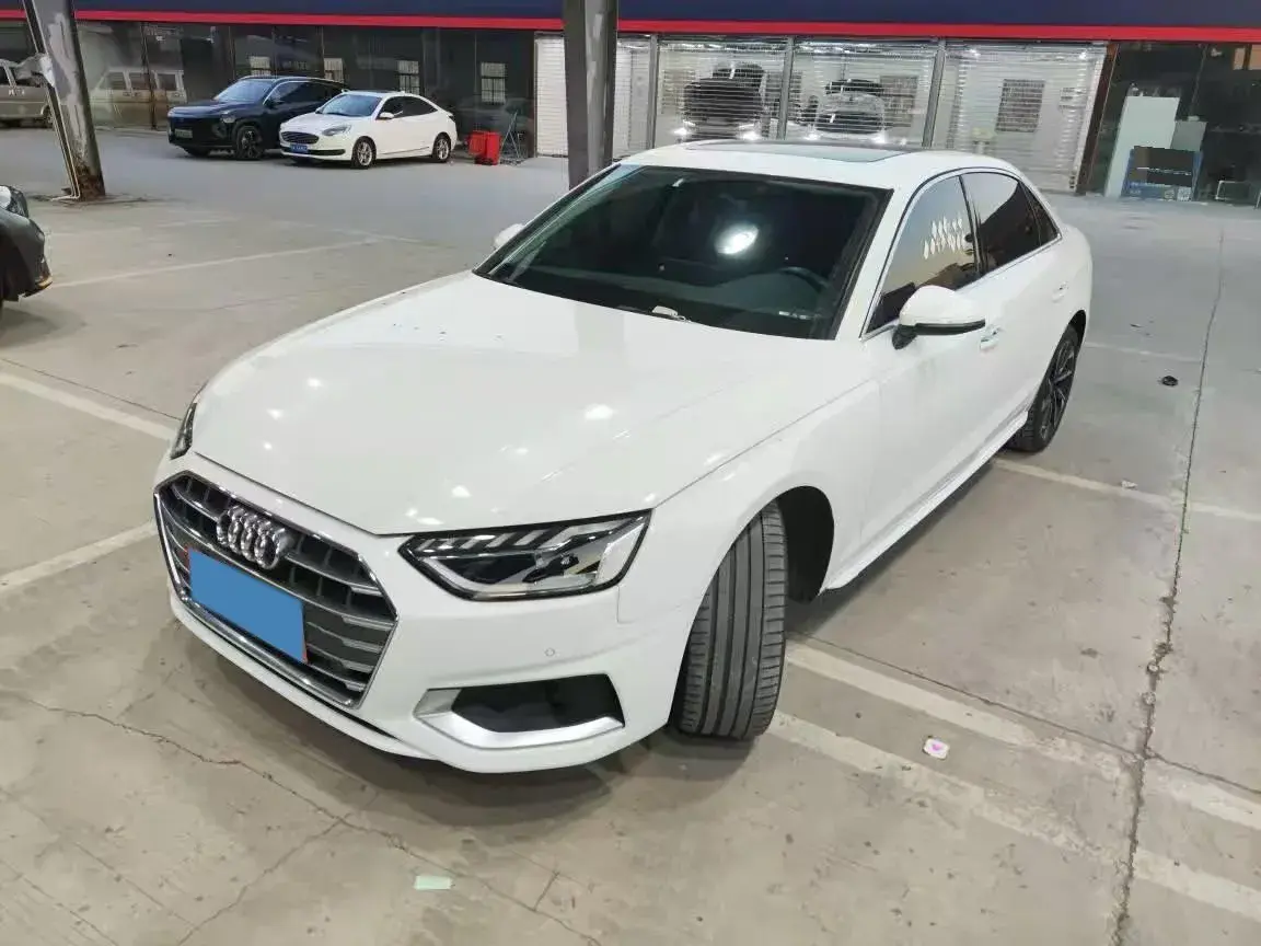 2022 Audi A4L 2.0T 190HP L4 7DCT