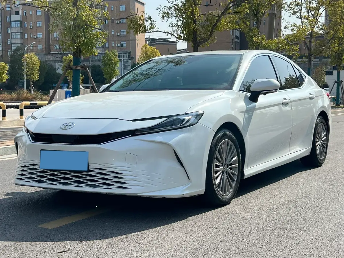 2024 Toyota Camry 2.0L 173HP L4 CVT