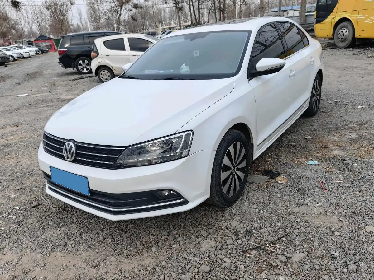 2018 Volkswagen Sagitar 1.2T 110HP L4 7DCT