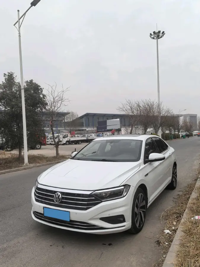 2022 Volkswagen Sagitar 1.4T 150HP L4 7DCT