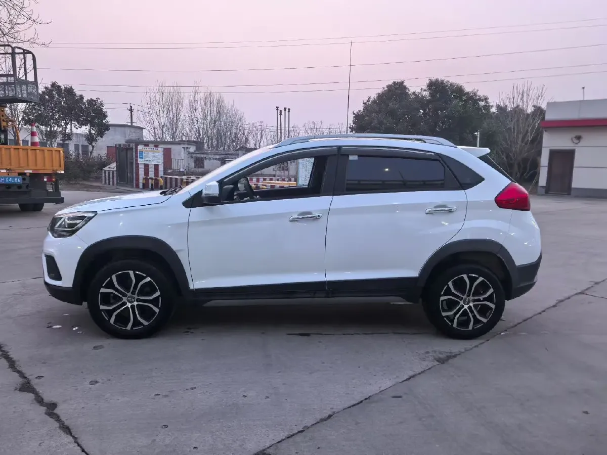 2018 Chery Tiggo 3x 1.5L 106HP L4 5MT,autocango,china used car exporter,china ev exporter,chinese used car exporter,chinese used ev exporter