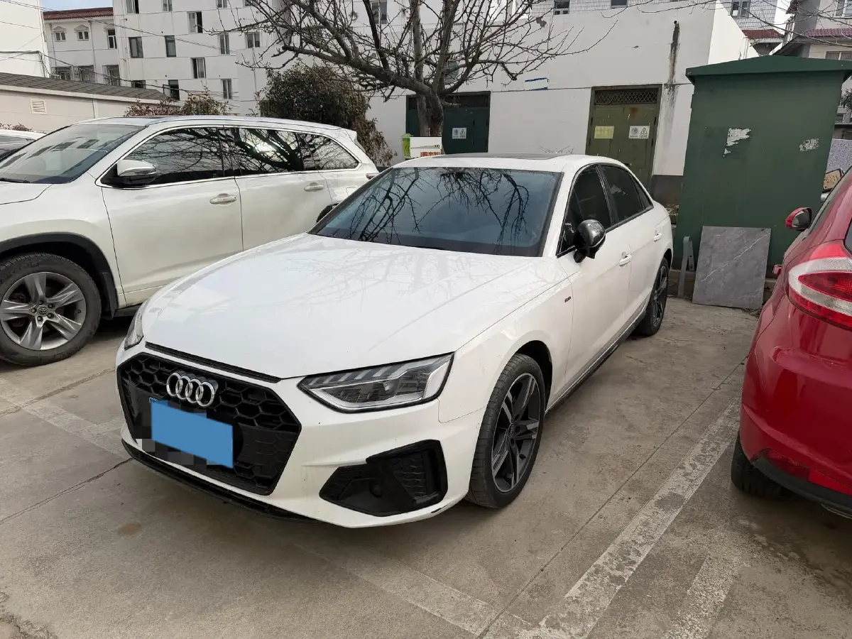 2022 Audi A4L 2.0T 190HP L4 7DCT