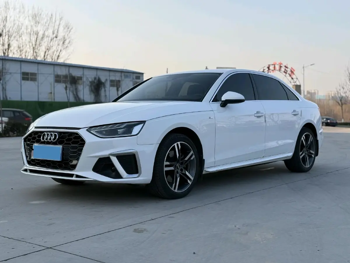 2023 Audi A4L 2.0T 190HP L4 7DCT