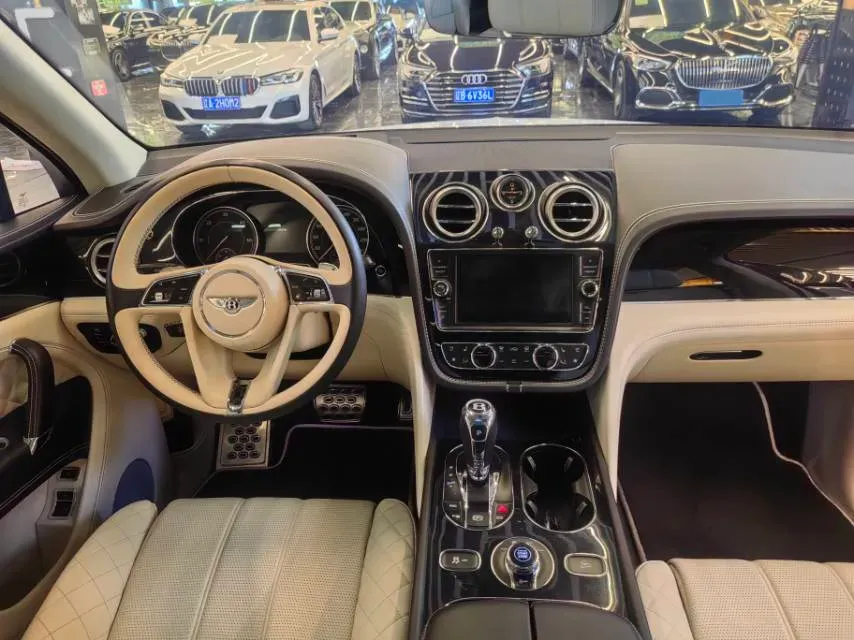 2017 Bentley Bentayga 6.0T 608HP W12 8AT,autocango,china used car exporter,china ev exporter,chinese used car exporter,chinese used ev exporter