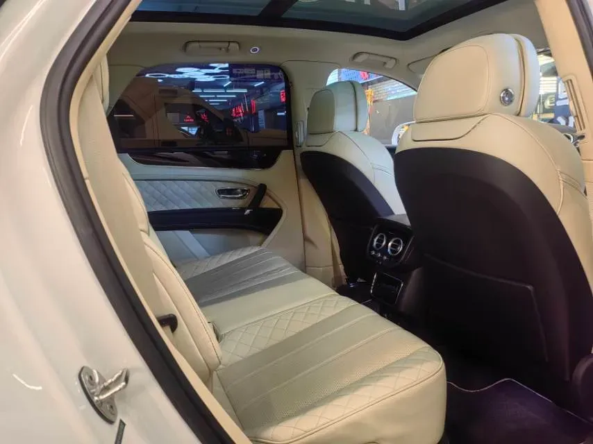 2017 Bentley Bentayga 6.0T 608HP W12 8AT,autocango,china used car exporter,china ev exporter,chinese used car exporter,chinese used ev exporter