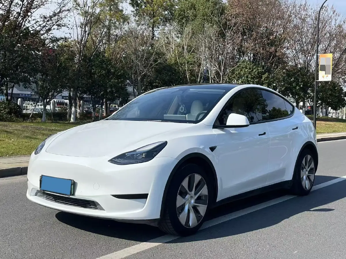2022 Tesla Model Y BEV 60KWH